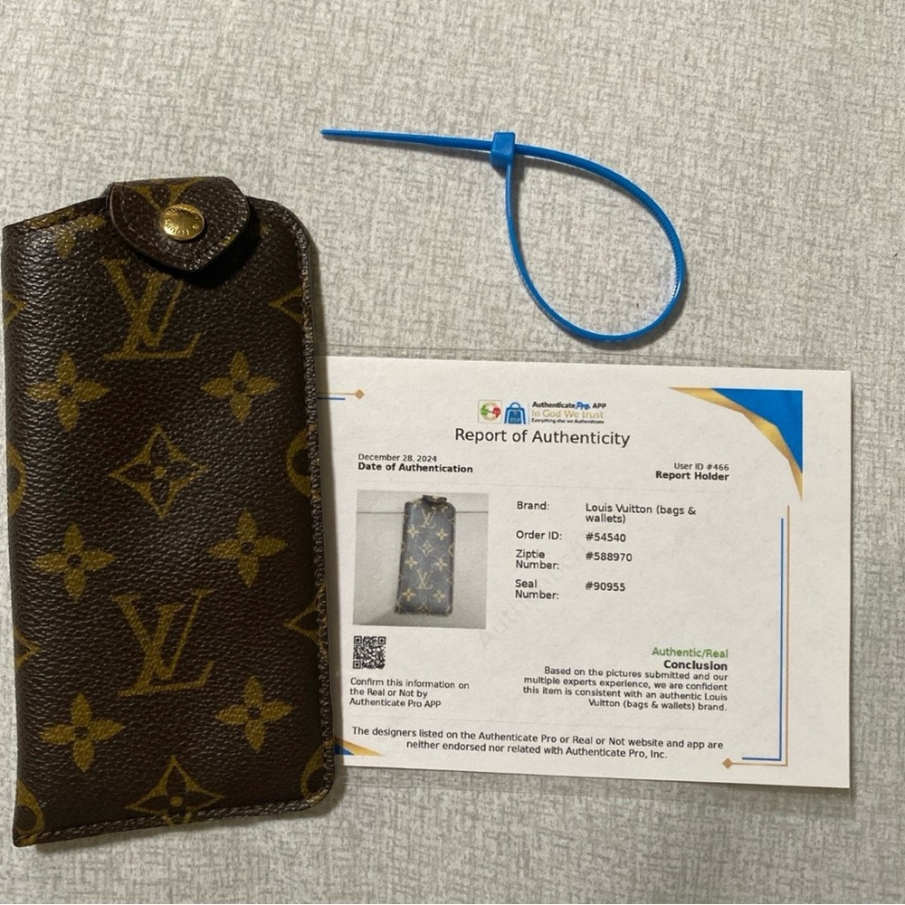 Louis Vuitton Brown Monogram Glasses Case
